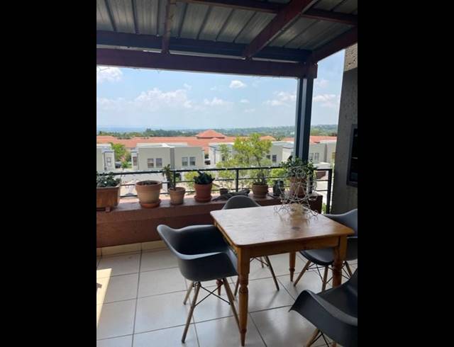 2 BEDROOM APARTMENT FOR SALE IN BRYANSTON